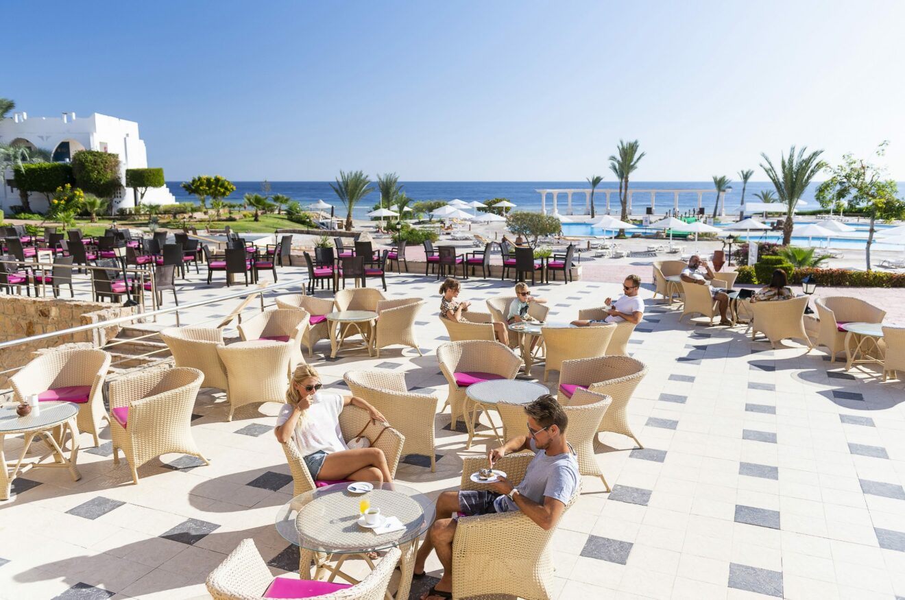 thethreecorners equinox_beach_resort_restaurant_terrace
